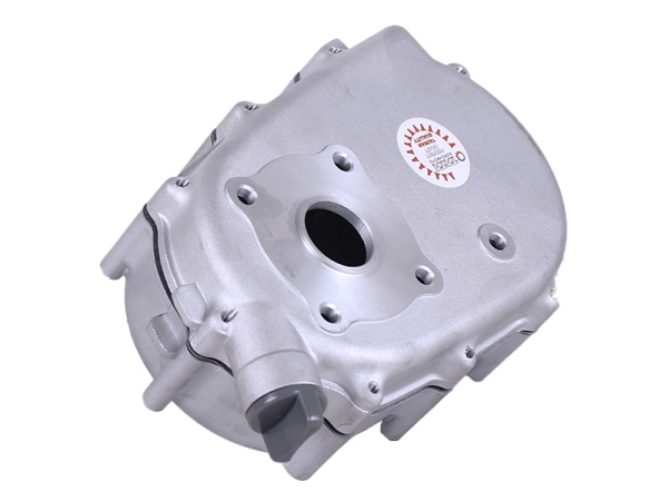 Редуктор понижающий двигателя 5-8лс (вх. вал 20мм, вых. вал 20мм)