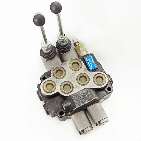 Распределитель гидравлический двухконтурный к минитрактору