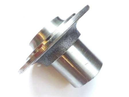 Втулка корзины сцепления минитрактора МТЗ 132 (Ступица 132Н-1601016)